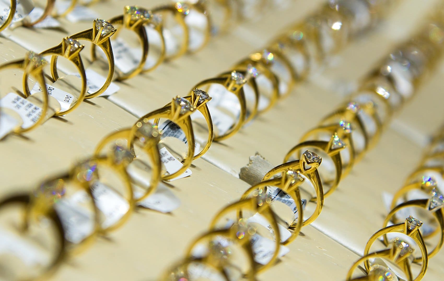 Qu'est-ce que la taxe sur l'Horlogerie, la Bijouterie-Joaillerie, l'Orfèvrerie et les Arts de la Table (HBJOAT) ?